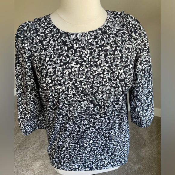 Talbots Mini Black and White Floral Blouse - Picture 7 of 8